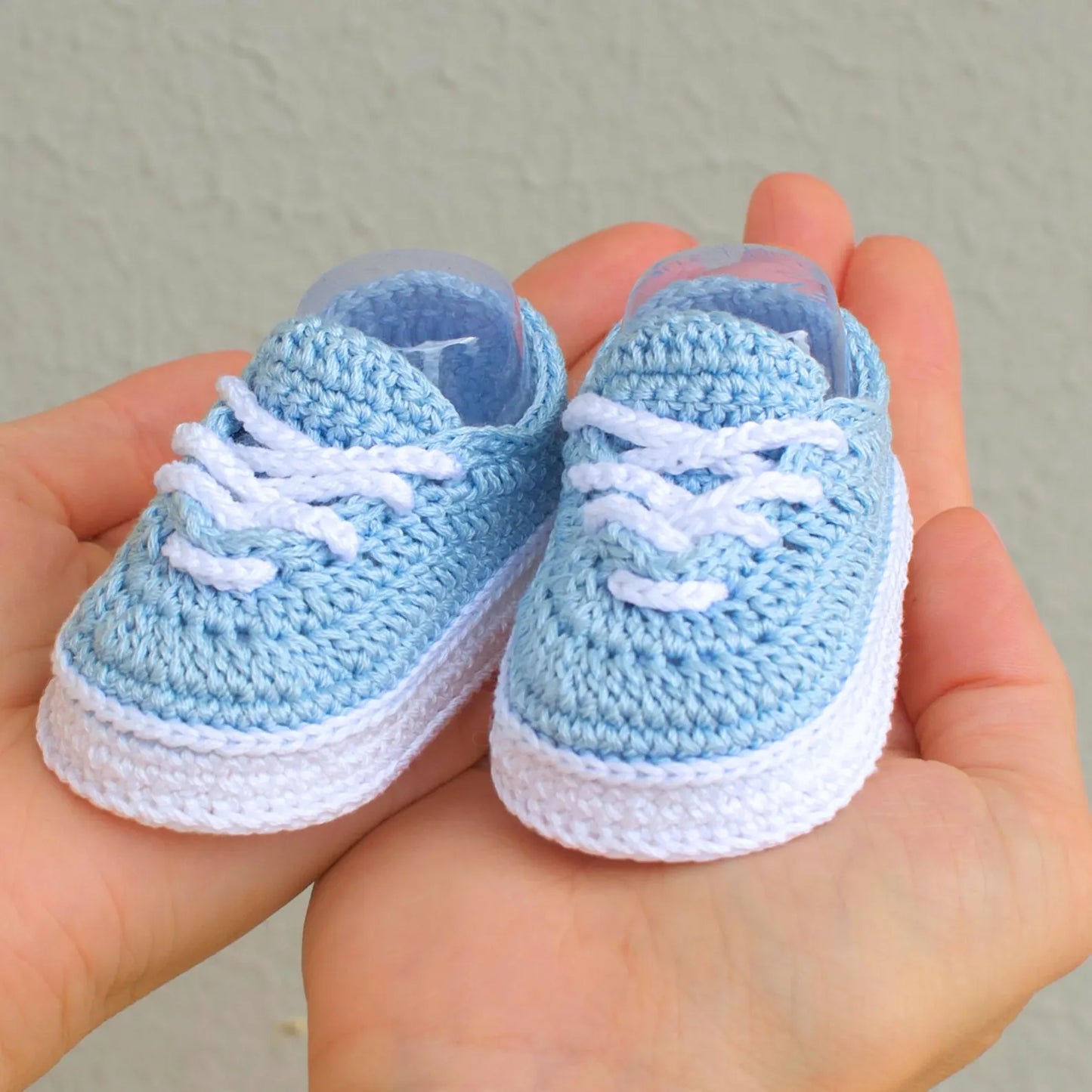 Crochet pattern baby shoes