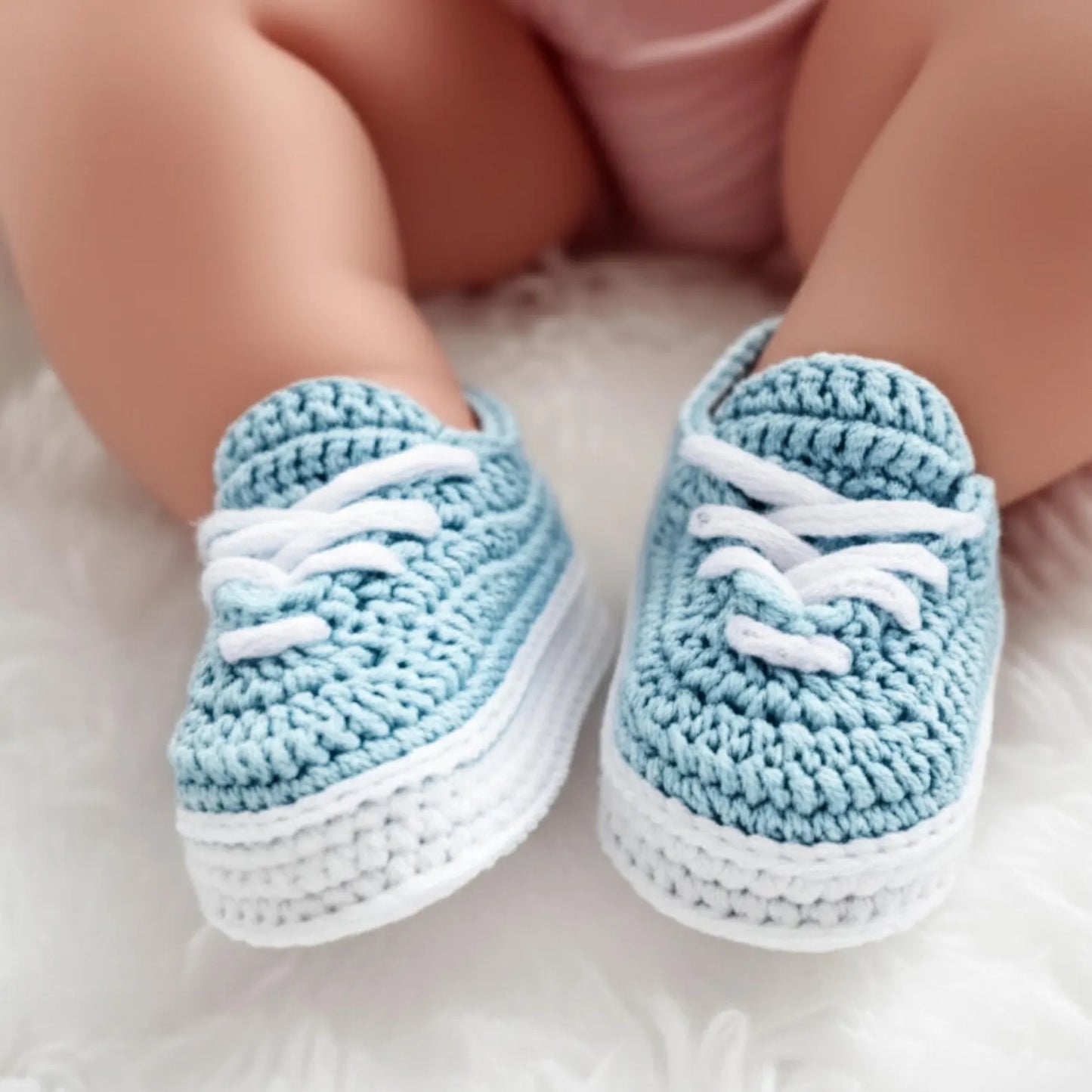 Crochet pattern baby shoes